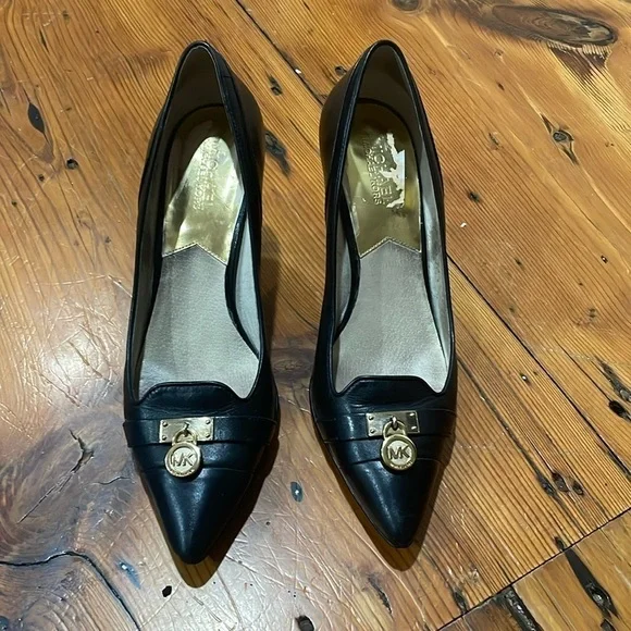 Michael Kors Close Toes Pointed heels with logo - Picture 1 of 9